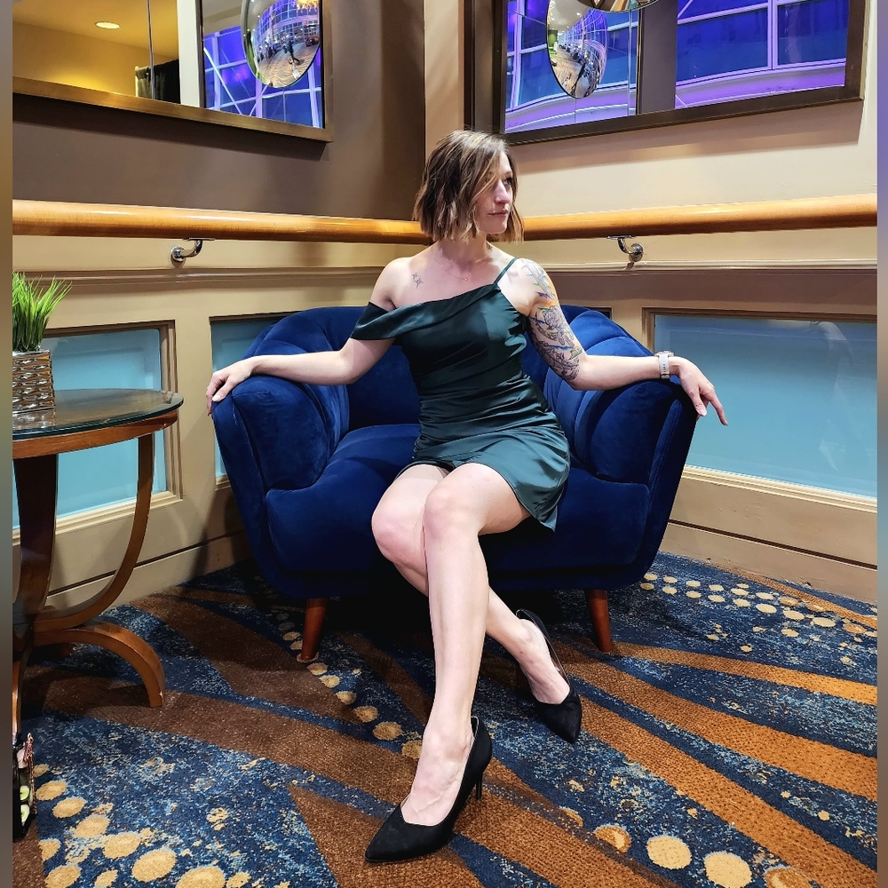 Dress - Picture 7 of 8